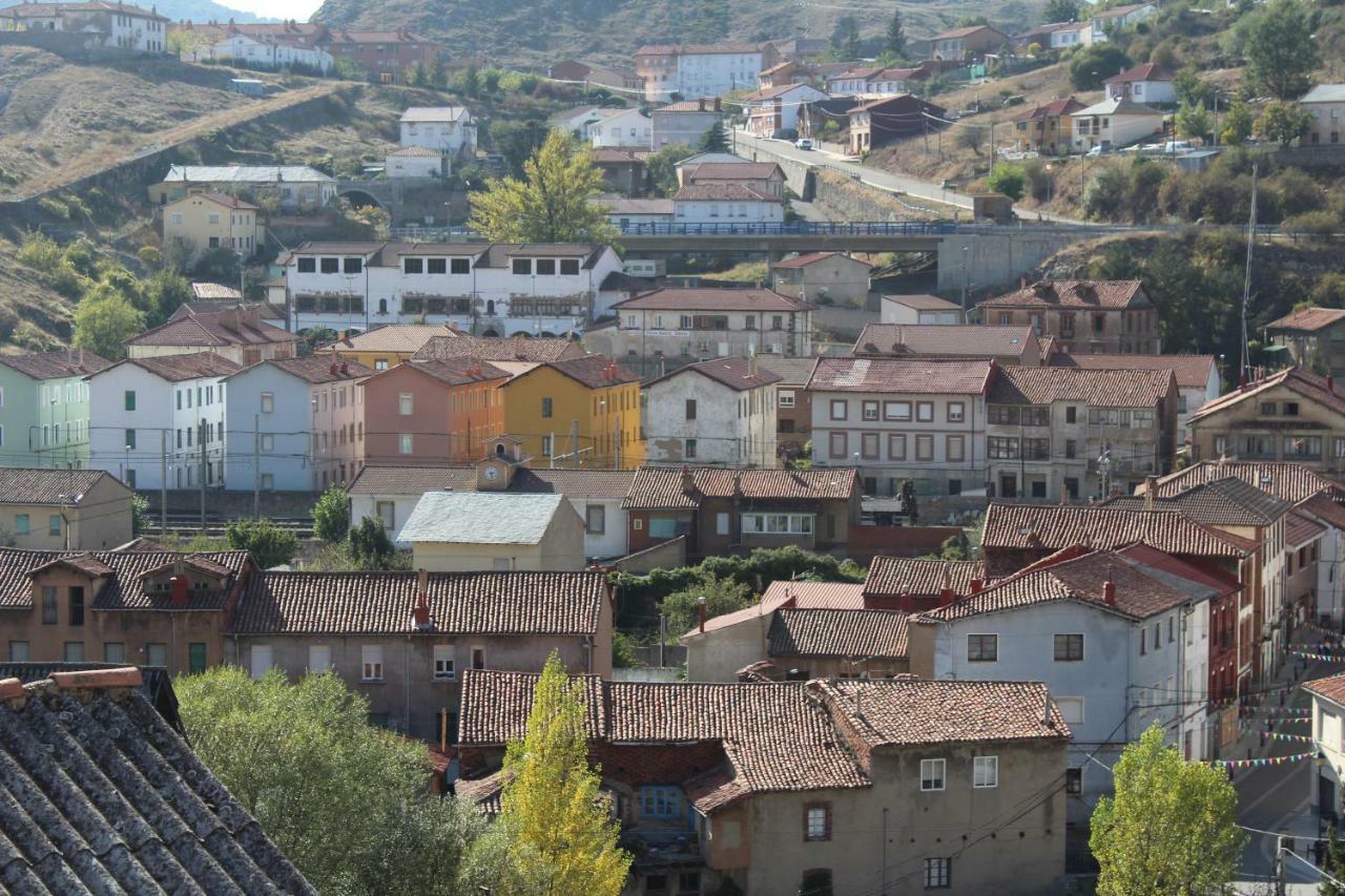 Casa En La Montaña Leonesa Сasa de vacaciones *